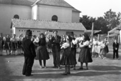 Felkérés a táncra. Rimóc, 1956.